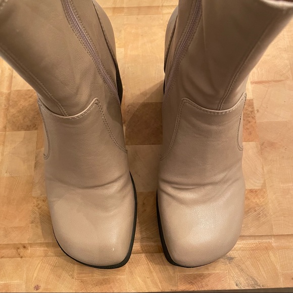 🌼 JEFFREY CAMPBELL BEIGE KARTINI PLATFORM BOOTS // SOLD OUT ✨ - Picture 5 of 8